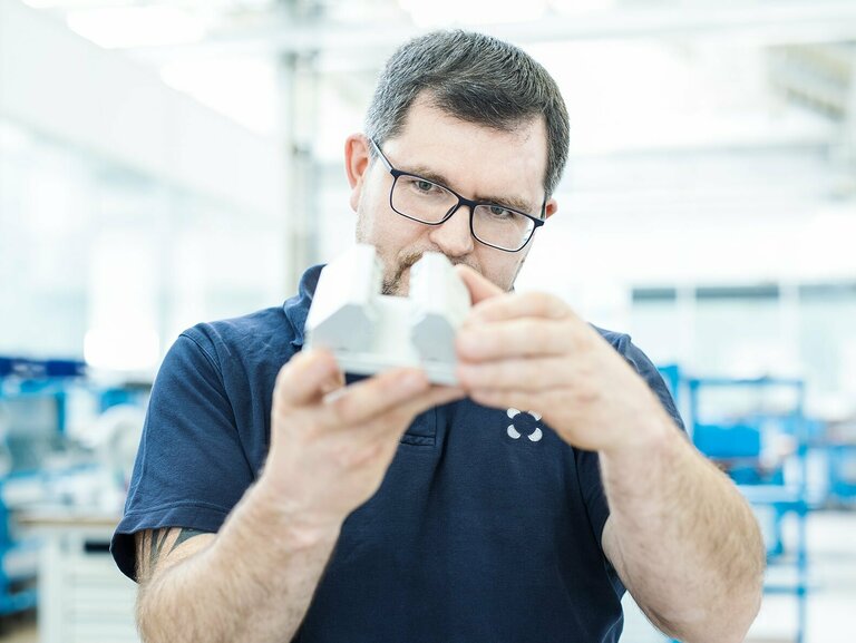 Linearführungen mit innovativen Werkstoffen - Dem Spezialisten für Wälzlager, Kugellager und Linearführungen